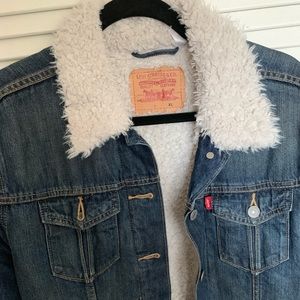 Levi’s fur trim denim jacket XL